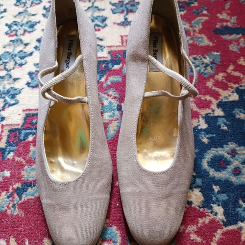 Pilar Burgos Mary Janes beige pumps size 39, vintage, made in Spain
