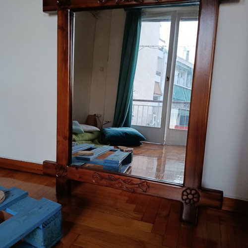 Set cabinet and mirror like new, carved solid wood