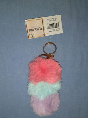 GOGOPO Fluffy Pastel Keychain new with tag