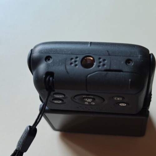 Canon PowerShot V10 4K UHD Vlogging Camera like new, silver