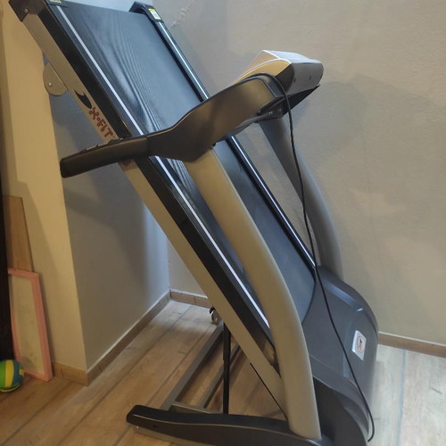 X-FIT 116 Treadmill like new, 3.5 hp, 20 km/h, 14% incline
