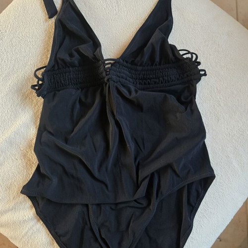 Princess swimsuit size 40 like new, black