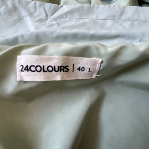 24 Colours jacket size L like new