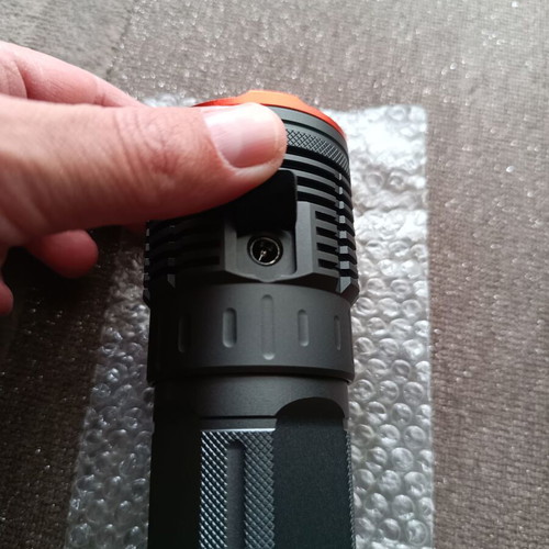 Vastfire flashlight 16000LM 8xCREE XM-L2 LED with LCD screen charger and 4 batteries new