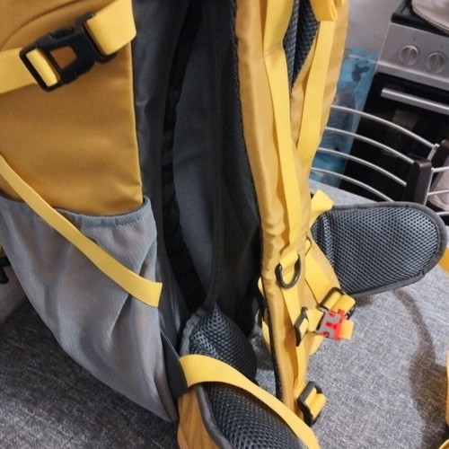 Раница Adventure 50L нова за туризъм с вентилация и дъждобран