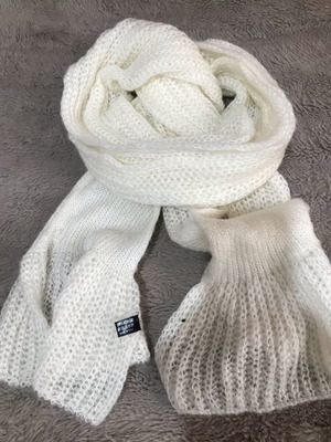 Knitted scarf white like new 100% acrylic