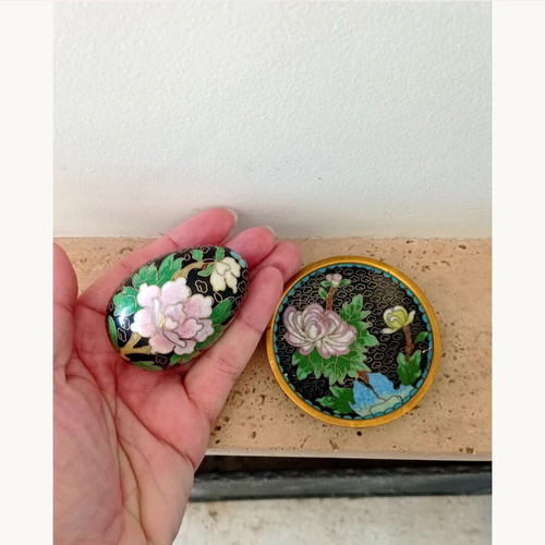 Vintage cloisonné egg and saucer set like new