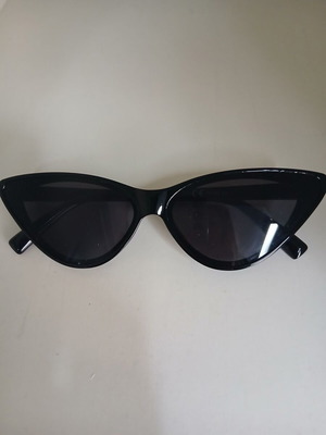 Cat Eye women's sunglasses new, black