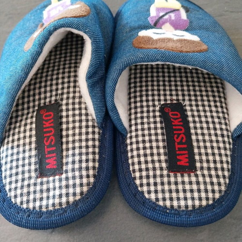 Mitsuko slippers size 28 blue like new