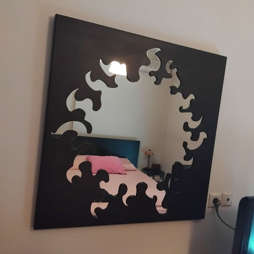 Artistic design mirror by Πιπερόριζα used