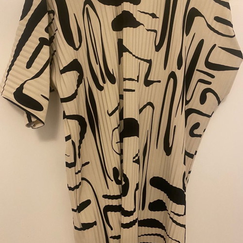 Cos set new, size XS fits medium, loose fit