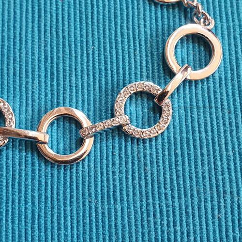 Swarovski bracelet like new, silver tone, adjustable 19 cm