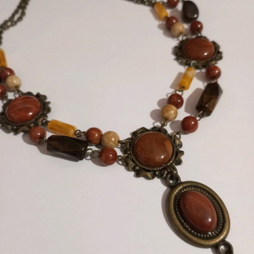 Metal vintage necklace with beads new