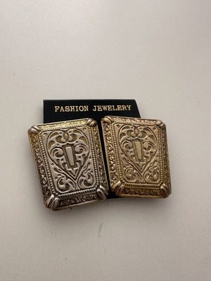 Vintage clip earrings used, gold and silver tone