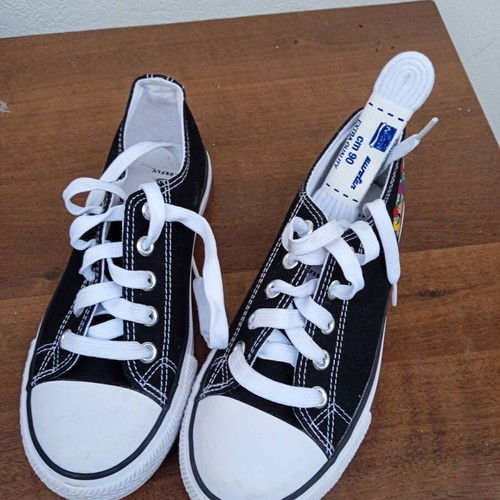 Firefly kids shoes size 33 like new, black
