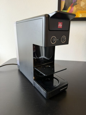 Illy Iperespresso μηχανή espresso μεταχειρισμένη, μαύρη και ασημί