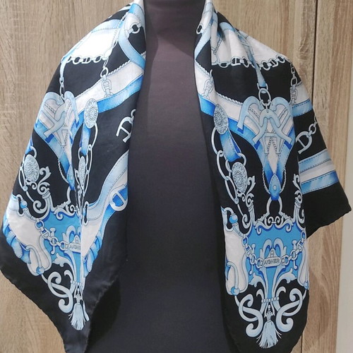 AIGNER silk scarf like new, white and blue