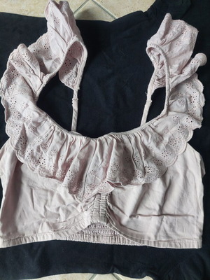 Pull & Bear Ροζ Crop Top με Βολάν και Κέντημα XS σαν καινούργιο