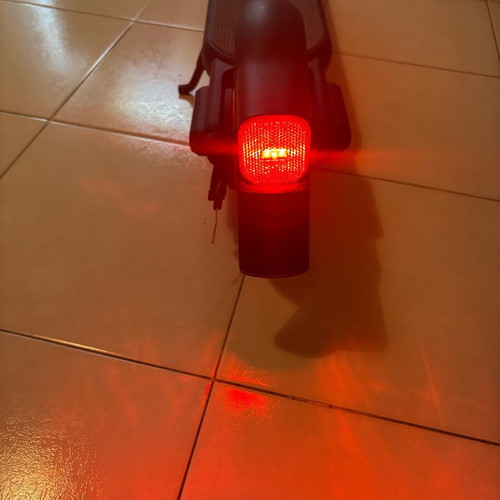 Xiaomi Electric Scooter 4 Go like new with helmet