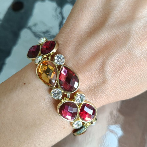Bracelet with semi-precious stones, like new, adjustable closure