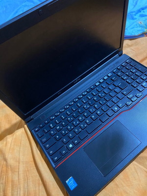 Φορητός υπολογιστής Fujitsu με 4GB RAM και 256GB αποθηκευτικό χώρο, Windows
