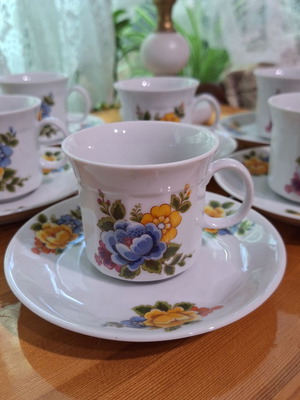 Bavarian coffee set like new, 6 cups and 6 saucers