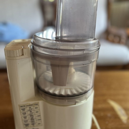 Moulinex mixer used 220 watt with minimal plastic wear