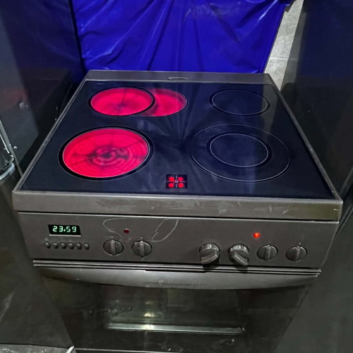 Bosch kitchen stove with ceramic hobs used, fully functional