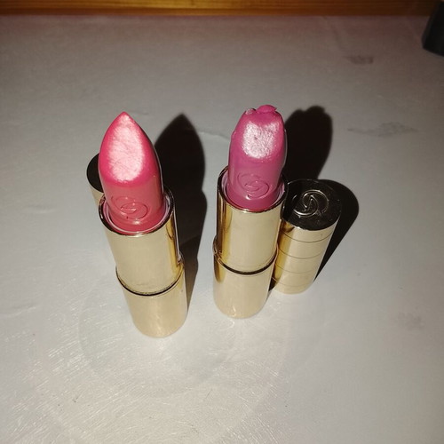 Oriflame lipstick like new in pink and coral shades