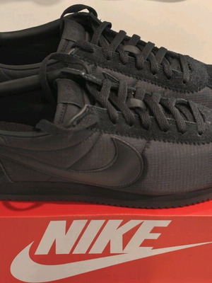 Nike Classic Cortez Nylon athletic shoes new, size 44, black
