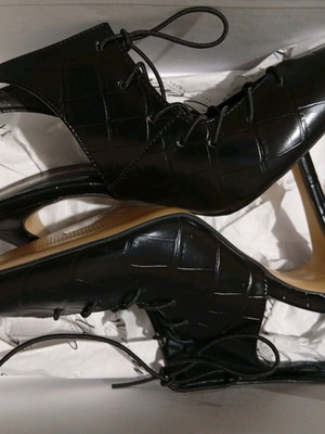 Sante pumps new, size 39, black leather, 10 cm heel with laces