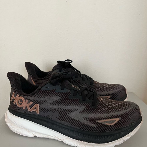 Hoka Clifton 9 athletic shoes used, size 42, black