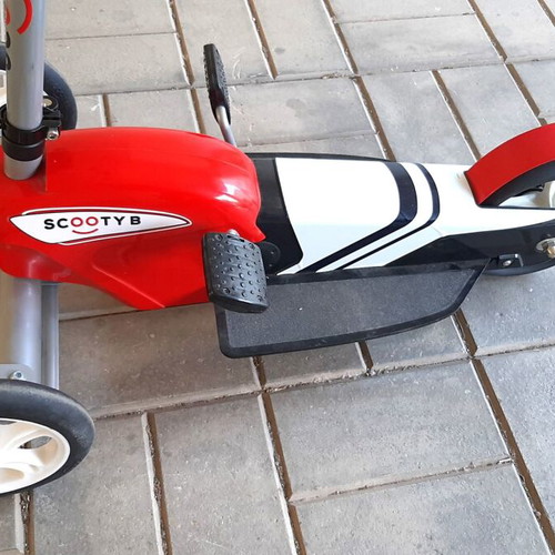 ScootyB Kids Scooter 3 Wheels with Pedals like new