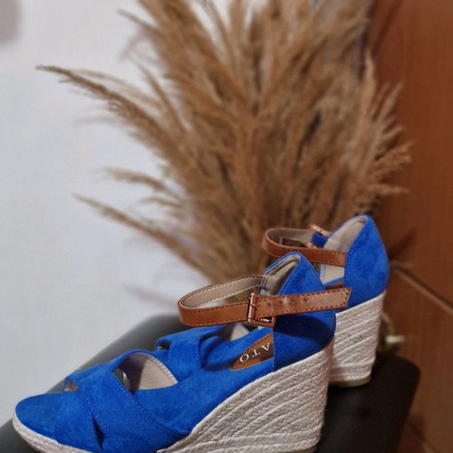 Women's platforms new, size 38