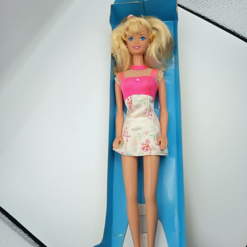 Flower Fun Barbie 1996 Mattel doll like new with original outfit and box