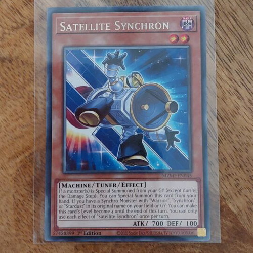 Yu-Gi-Oh Card Satellite Synchron 1st Edition near mint with sleeve