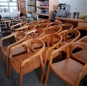Ξύλινες καρέκλες