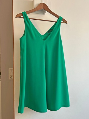 Zara mini dress in A-line green like new