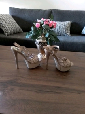 Roselight sandals No 37 like new, beige, ankle tie