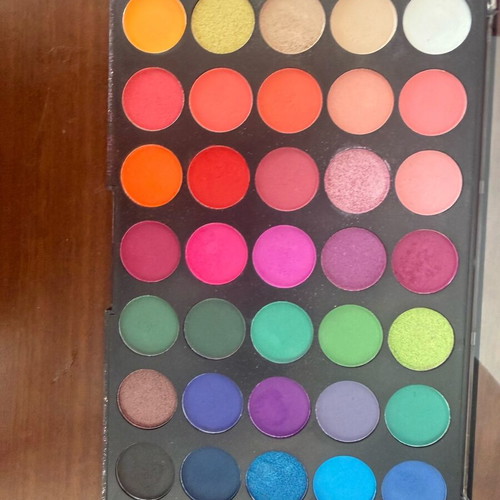 Technic Ibiza eyeshadow palette lightly used, 35 matte shades