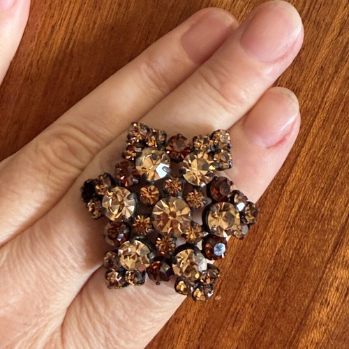 Vintage brooch from Czechoslovakia, like new, missing one crystal