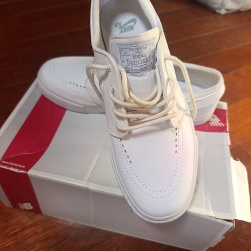Nike leather men's white sneakers size 42
