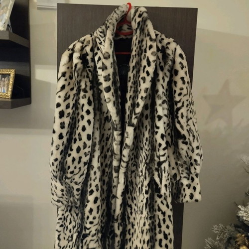 Eco fur coat like new, excellent quality, size L-XXL