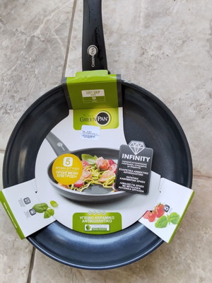 Green Pan 26 cm frying pan new with minor imperfections