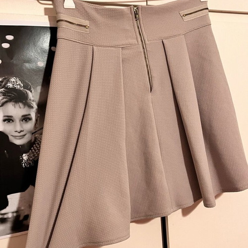 A-line skirt like new, size Large, beige and gray