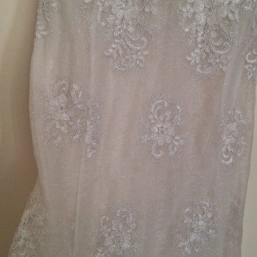 Wedding dress used, mermaid style with lace and handmade details, white XS