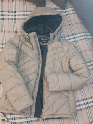 Warm jacket like new, size M, beige