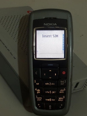 Nokia 2600 cell phone used with keypad