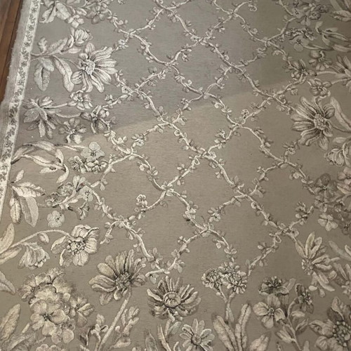 Rug set used, 5 pieces with embossed design