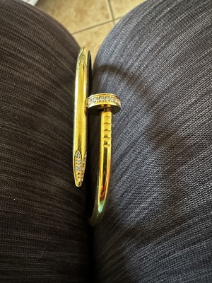Bracelets yellow gold, like new, set of two with decorative designs